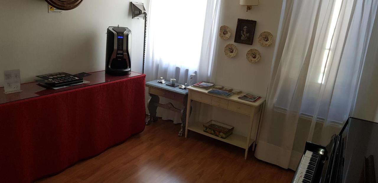 ホテルMi Casa Es Tambien Tu Casa Vips ヴェローナ エクステリア 写真